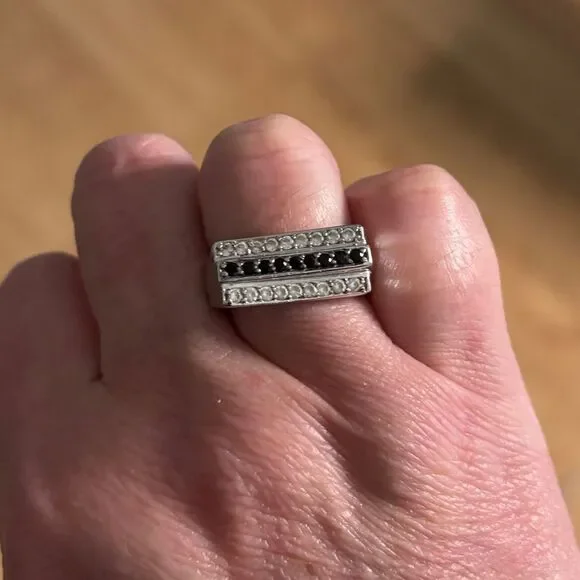 Vintage triple bar ring with white and black stones sz 6